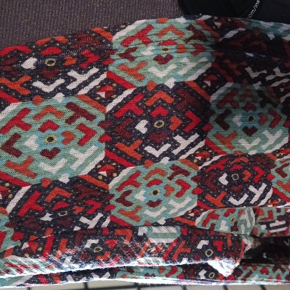 LuLaRoe Print long Cardigan tunic❤️❤️❤️ - Picture 3 of 10